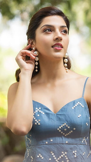 Mehreen Kaur Pirzada in Blue Embroidered Dress with Pearl Earrings HD phone wallpaper