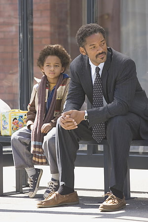 Will Smith and Jaden Smith in The Pursuit of Happyness Movie Scene HD phone wallpaper