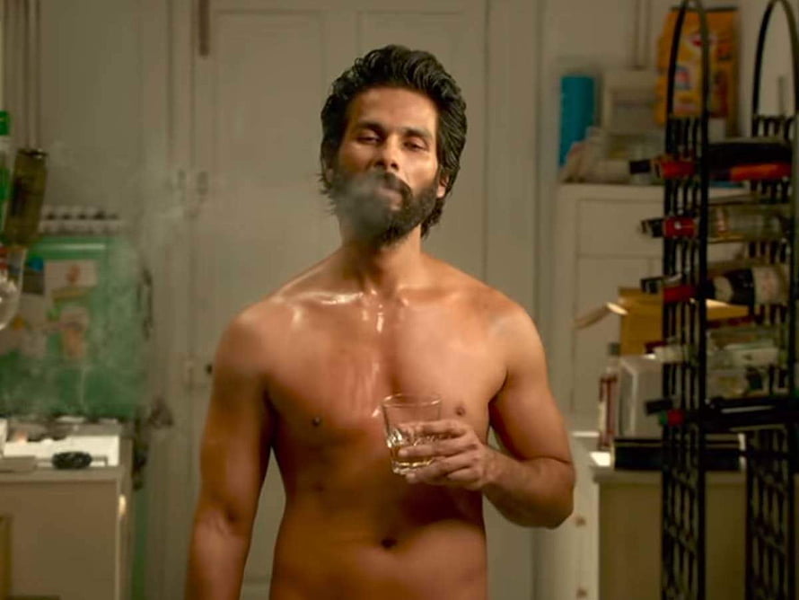 Shahid Kapoor as Kabir Singh in a moody cinematic still HD wallpaper