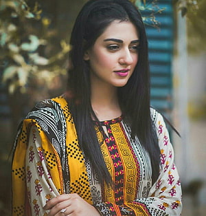 Sarah Khan in Vibrant Yellow and Black Patterned Ethnic Wear HD phone wallpaper