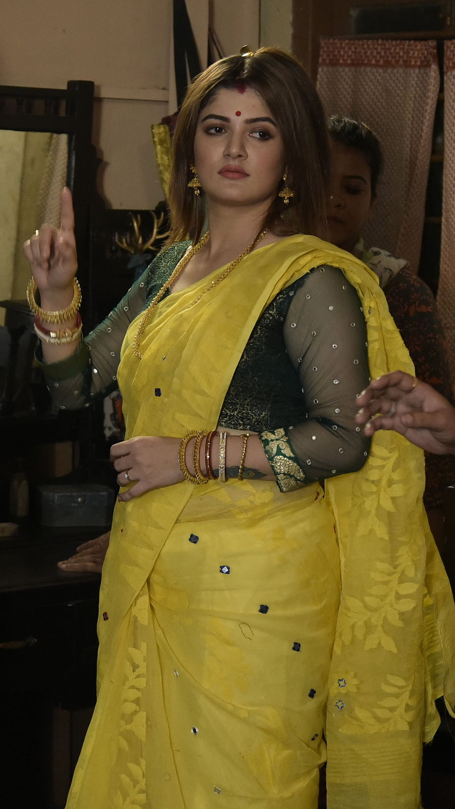 Srabanti Chatterjee in a Vibrant Yellow Saree with Traditional Gold Jewelry HD phone wallpaper