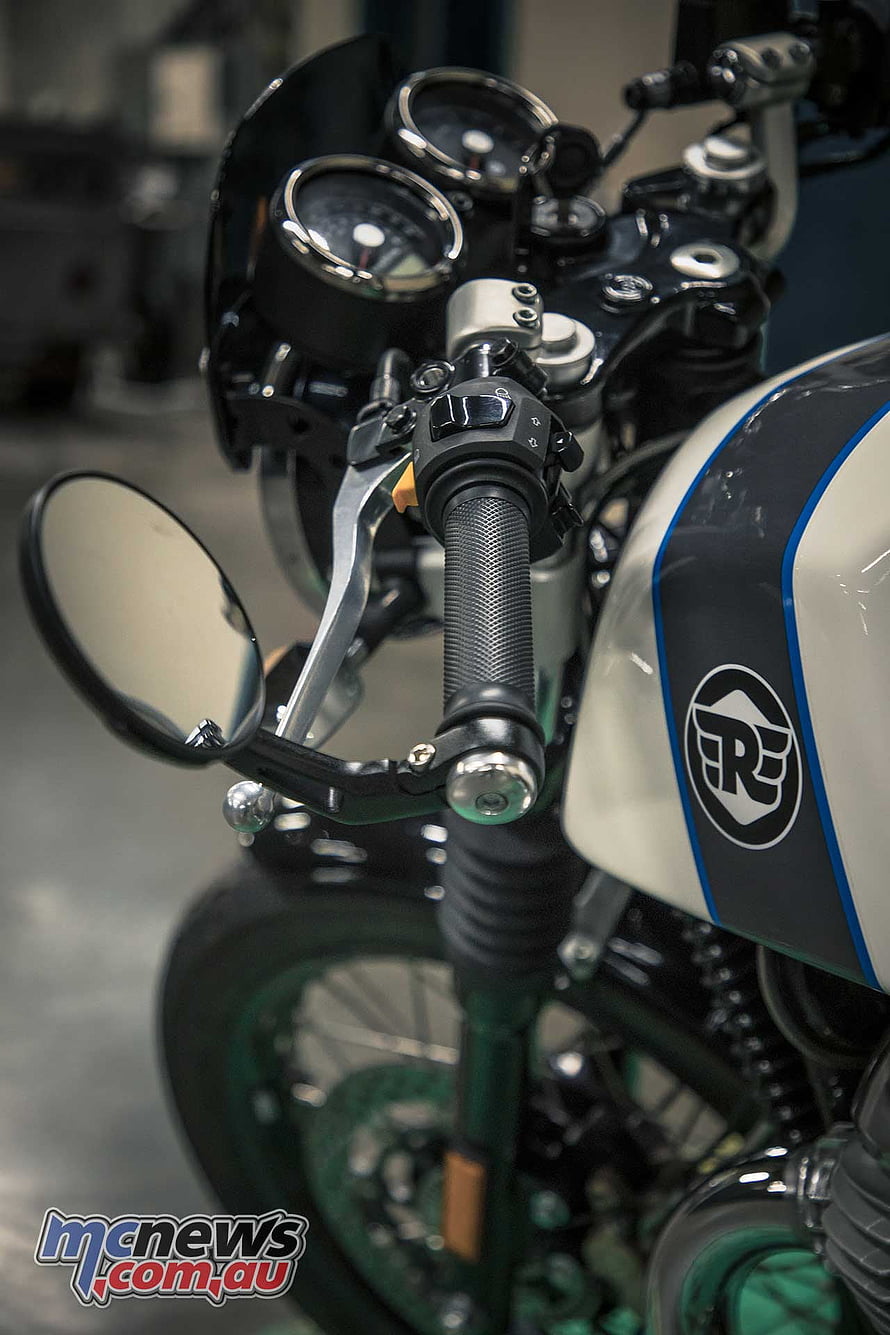 Royal Enfield 650 Continental GT Handlebar and Instrument Cluster Close-Up HD phone wallpaper