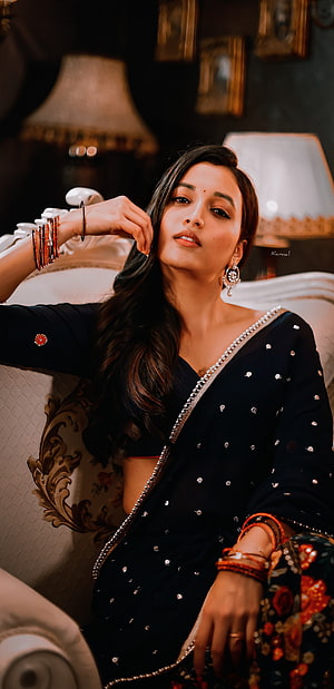 Srinidhi Shetty in Elegant Black Saree with Traditional Jewelry and Bangles HD phone wallpaper