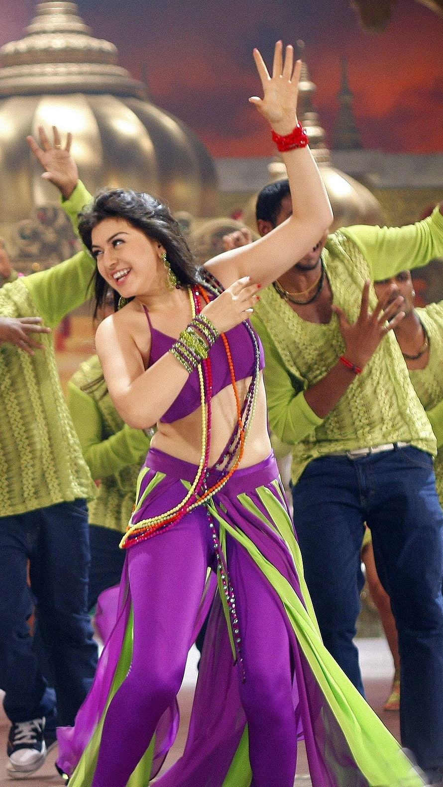 Hansika Motwani in Vibrant Purple Dance Sequence from Velayuthan HD phone wallpaper