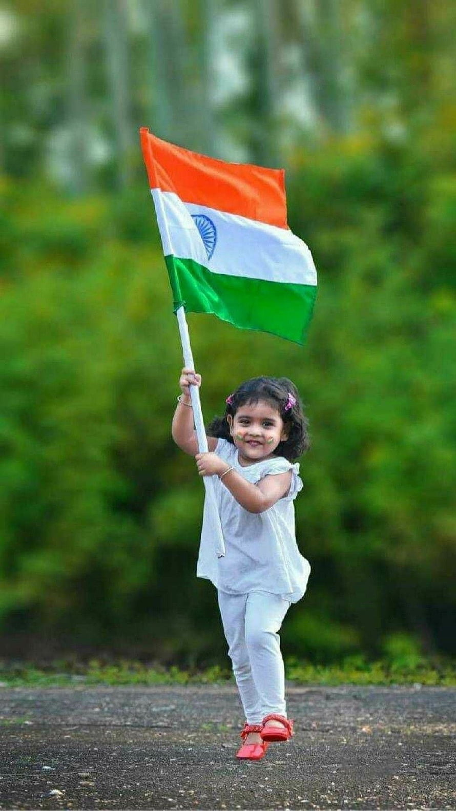 Young Girl Holding Indian National Flag Outdoors HD phone wallpaper