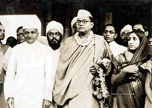 Historical Black and White Photograph of Netaji Subhas Chandra Bose with Followers HD wallpaper