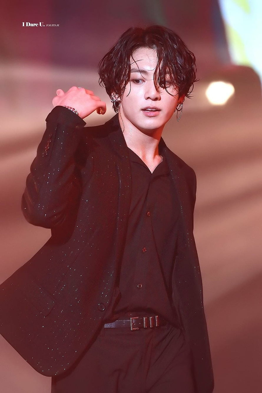 BTS Jungkook in Black Stage Outfit with Long Hair at Live Concert Performance HD phone wallpaper