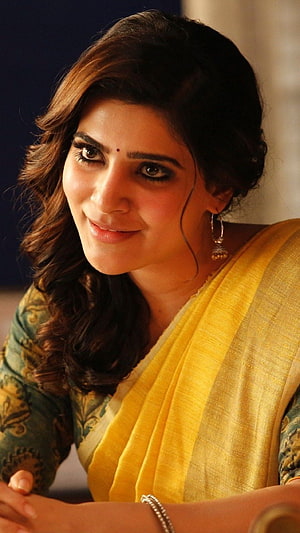 Samantha Ruth Prabhu in a yellow saree with green blouse and traditional jewelry HD phone wallpaper