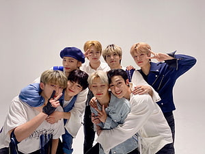 Stray Kids Group Photo in Blue and White Studio Outfits HD wallpaper