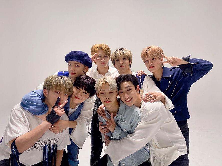 Stray Kids Group Photo in Blue and White Studio Outfits HD wallpaper