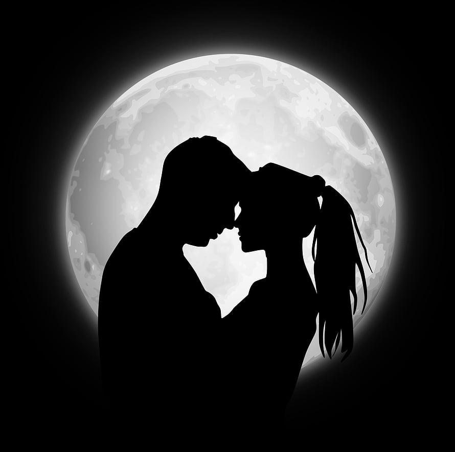 Romantic Couple Silhouette Kissing Against a Glowing Full Moon HD wallpaper