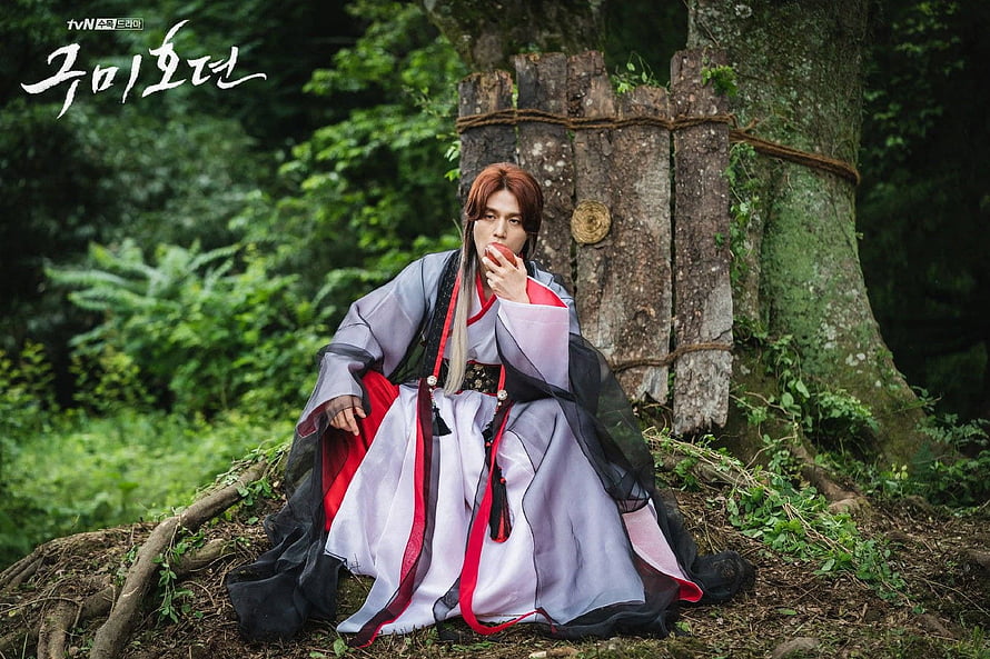 Lee Dong Wook in traditional hanbok from the Korean drama Tale of the Nine Tailed HD wallpaper