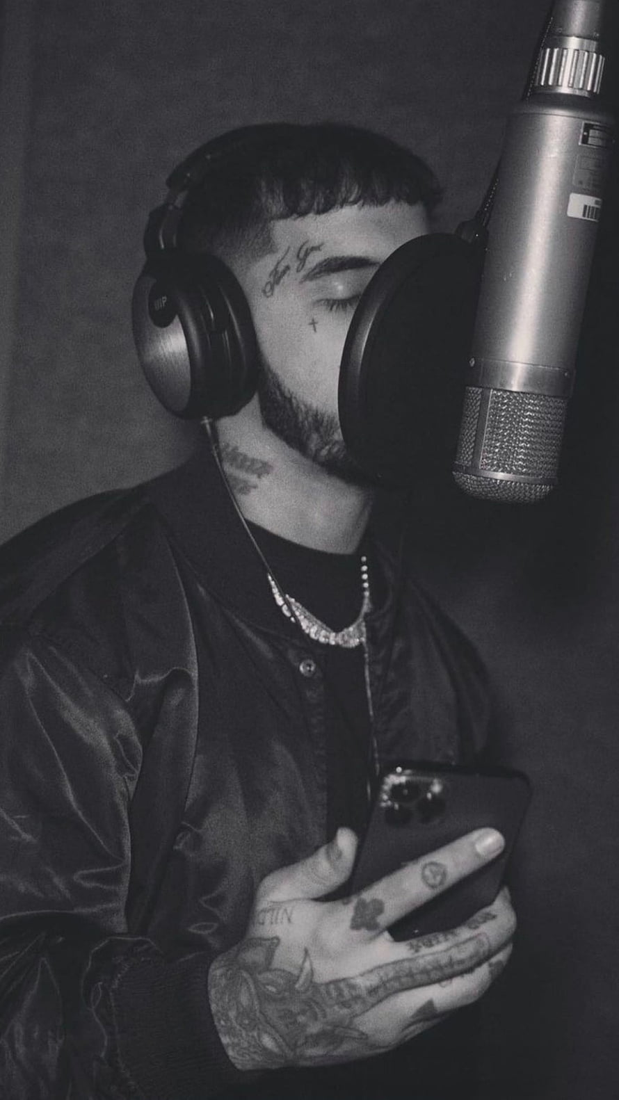 Anuel AA in Recording Studio with Headphones and Microphone HD phone wallpaper
