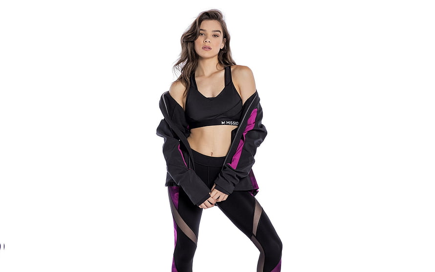 Hailee Steinfeld in Black and Magenta Activewear Sportswear HD wallpaper