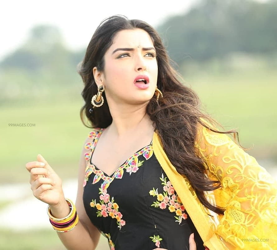 Amrapali Dubey in Black Embroidered Top and Yellow Dupatta HD wallpaper