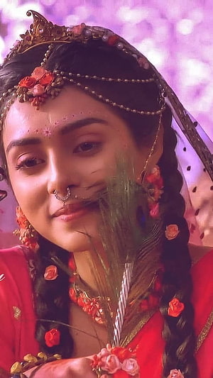 Radha Krishna Serial Character Wearing Traditional Indian Bridal Attire With Peacock Feather HD phone wallpaper