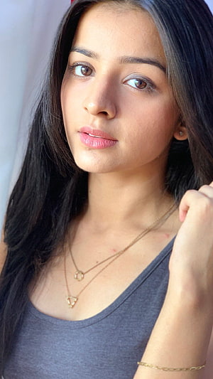 Mahima Makwana Portrait with Long Dark Hair and Gold Necklace HD phone wallpaper