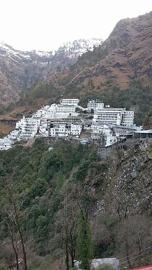 Vaishno Devi Temple Complex Nestled in Snow-Capped Himalayan Mountains HD phone wallpaper