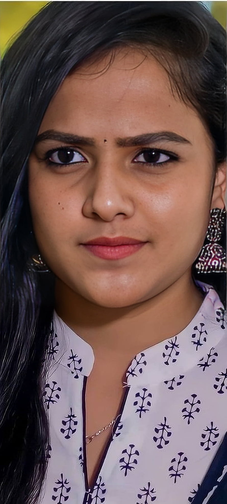 Vaishnavi Chaitanya Portrait in Traditional Indian Attire with Jhumka Earrings HD phone wallpaper