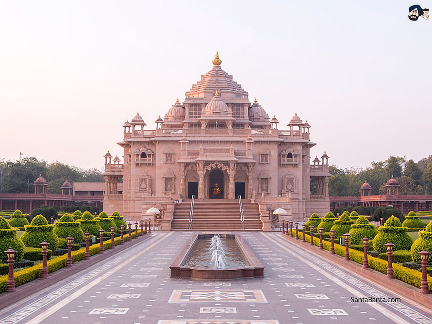 Swaminarayan Akshardham Temple in Gandhinagar with Formal Gardens and Central Fountain HD wallpaper