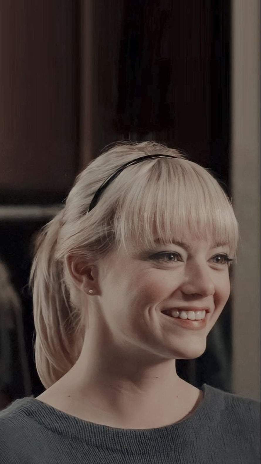 Emma Stone as Gwen Stacy in The Amazing Spider-Man with blonde hair and headband HD phone wallpaper
