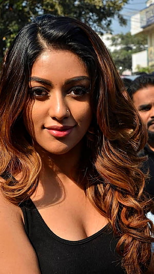 Anu Emmanuel Portrait With Wavy Hair And Black Top HD phone wallpaper