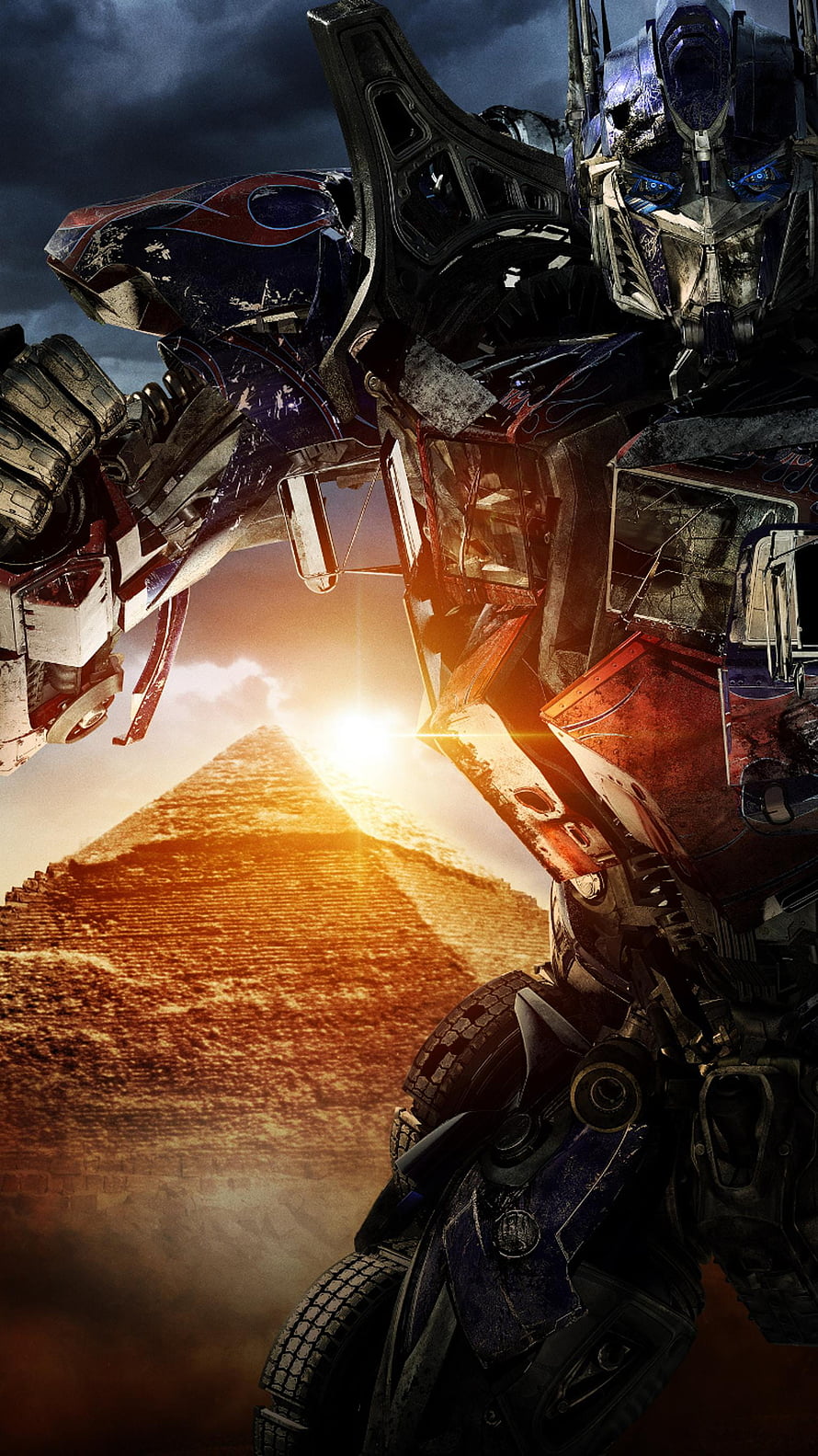 Optimus Prime Standing Before the Great Pyramid of Giza in Transformers Revenge of the Fallen HD phone wallpaper