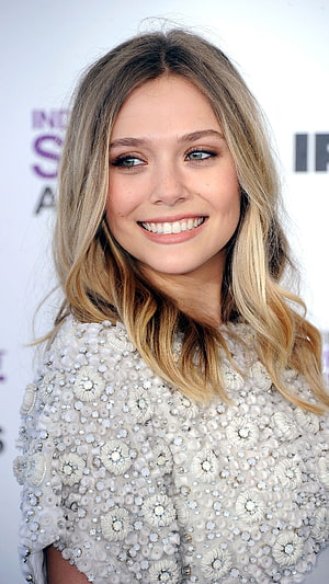 Elizabeth Olsen in Beaded White Gown at Red Carpet Event HD phone wallpaper