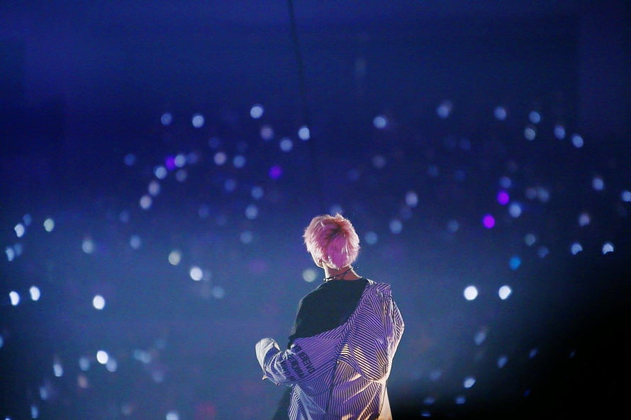 Park Jimin BTS Concert Stage Backlit by Blue Audience Light Sticks HD wallpaper
