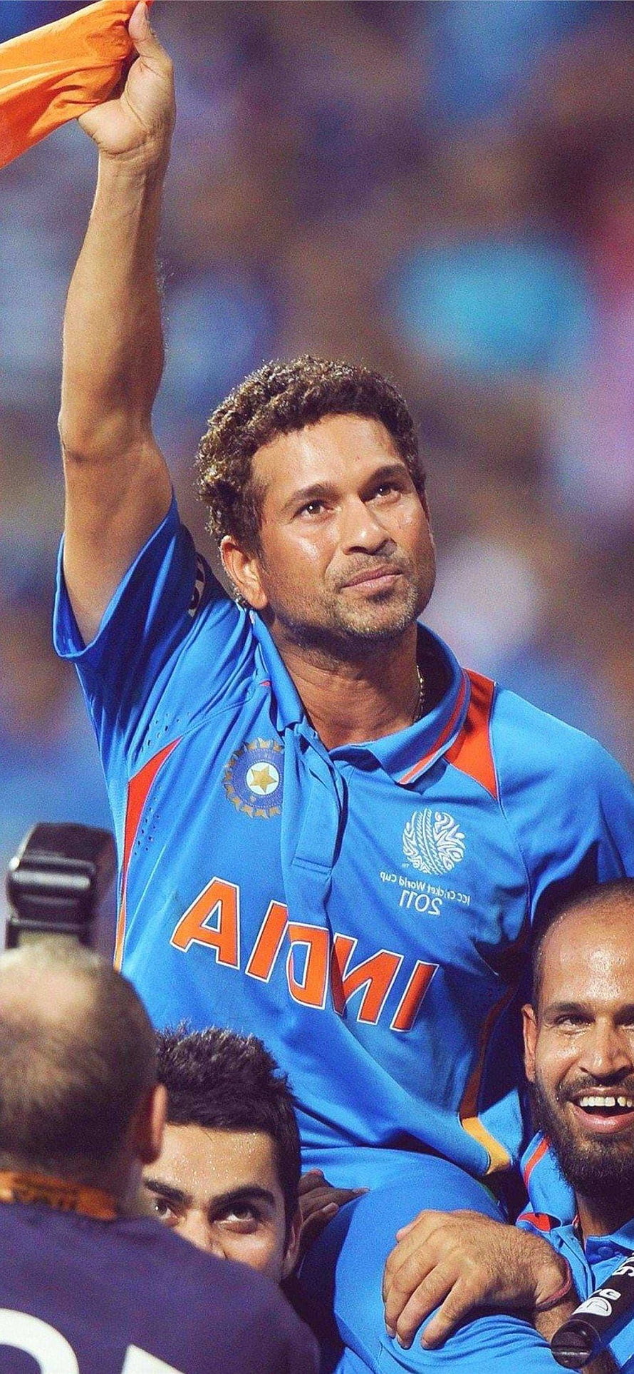 Sachin Tendulkar Celebrating India Cricket World Cup Victory in Blue Jersey HD phone wallpaper