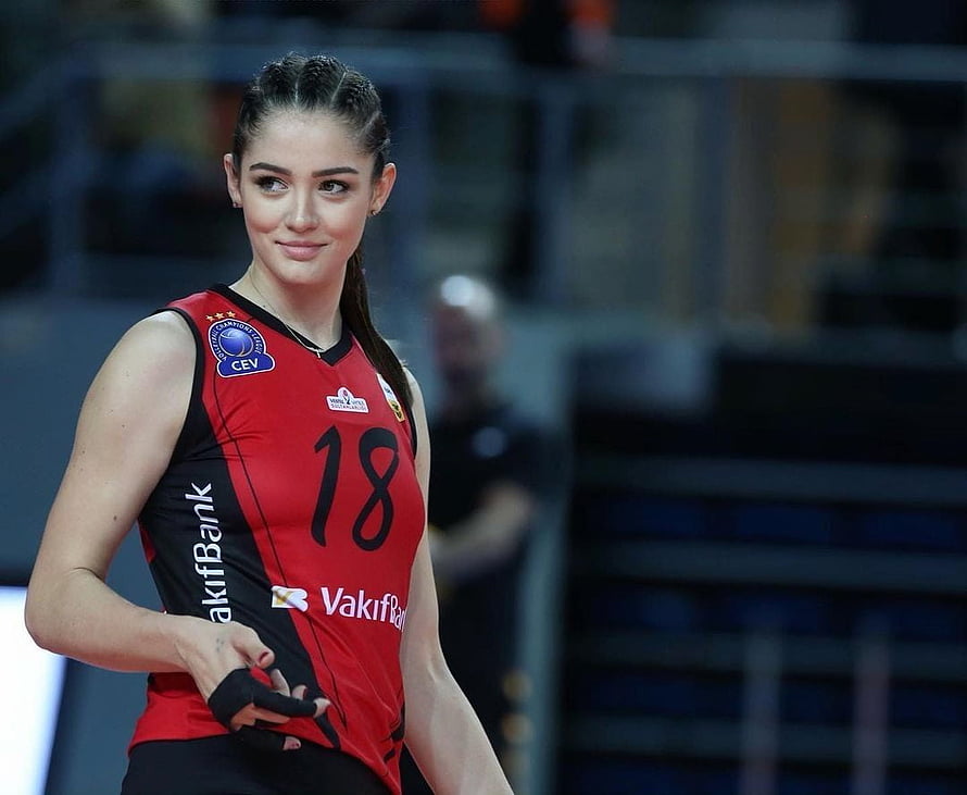 Zehra Gunes in VakifBank Red and Black Volleyball Jersey Number 18 HD wallpaper