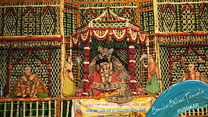 Banke Bihari Temple Pushkar Decorated with Marigold Garlands and Intricate Floral Patterns HD wallpaper