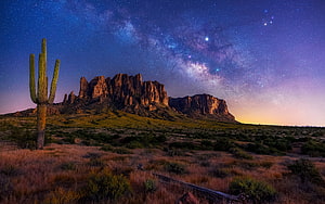 Superstition Mountains Under the Milky Way in the Arizona Desert HD wallpaper