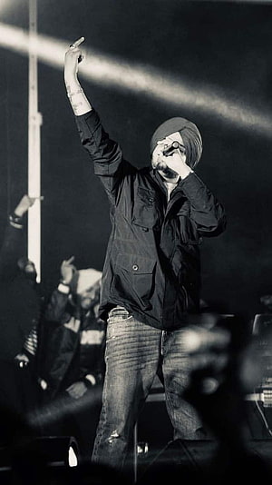Sidhu Moose Wala Live Concert Performance in Black and White HD phone wallpaper