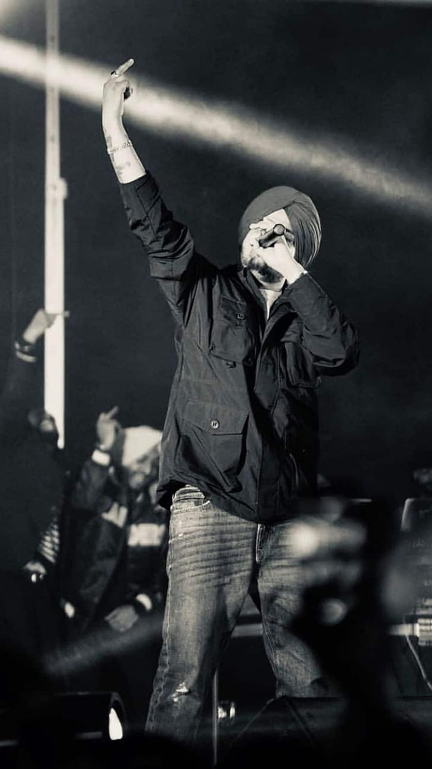 Sidhu Moose Wala Live Concert Performance in Black and White HD phone wallpaper