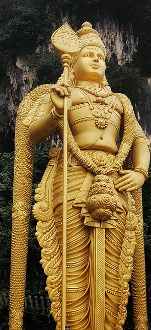Giant Golden Lord Murugan Statue at Batu Caves Temple in Malaysia HD phone wallpaper