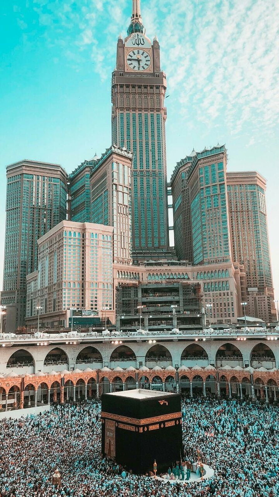Kaaba and Makkah Clock Tower with Pilgrims at Masjid al-Haram HD phone wallpaper