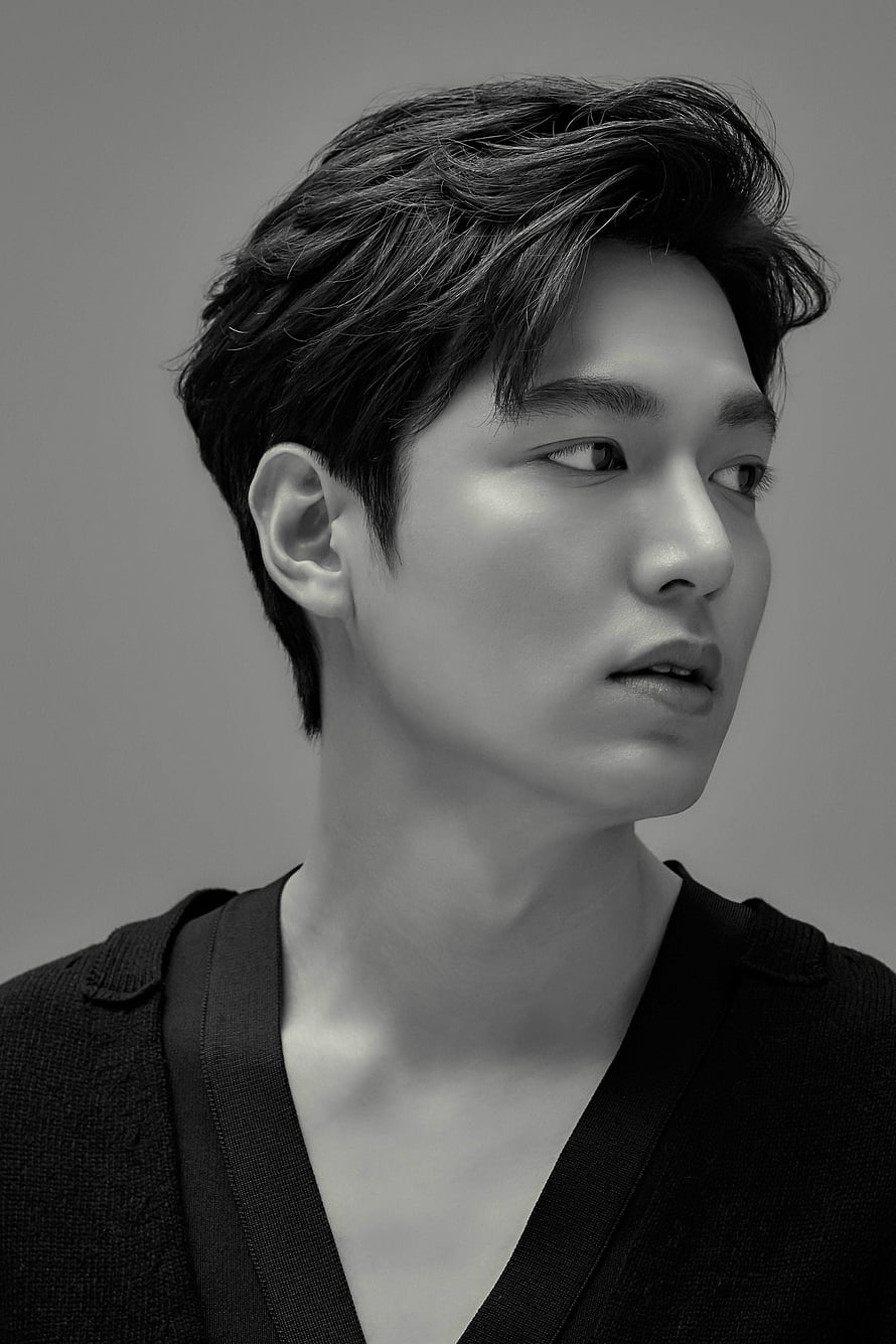 Lee Min Ho Black and White Studio Portrait with Dramatic Side Lighting HD phone wallpaper