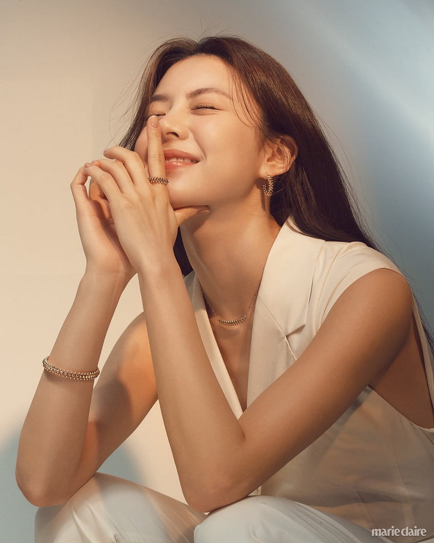 Go Yoon Jung in White Blazer for Marie Claire Jewelry Campaign HD phone wallpaper