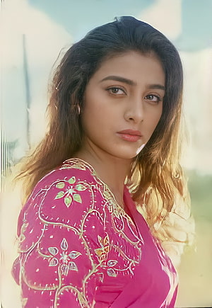 Tabu in a vibrant pink embroidered kurta with a soft outdoor portrait HD phone wallpaper
