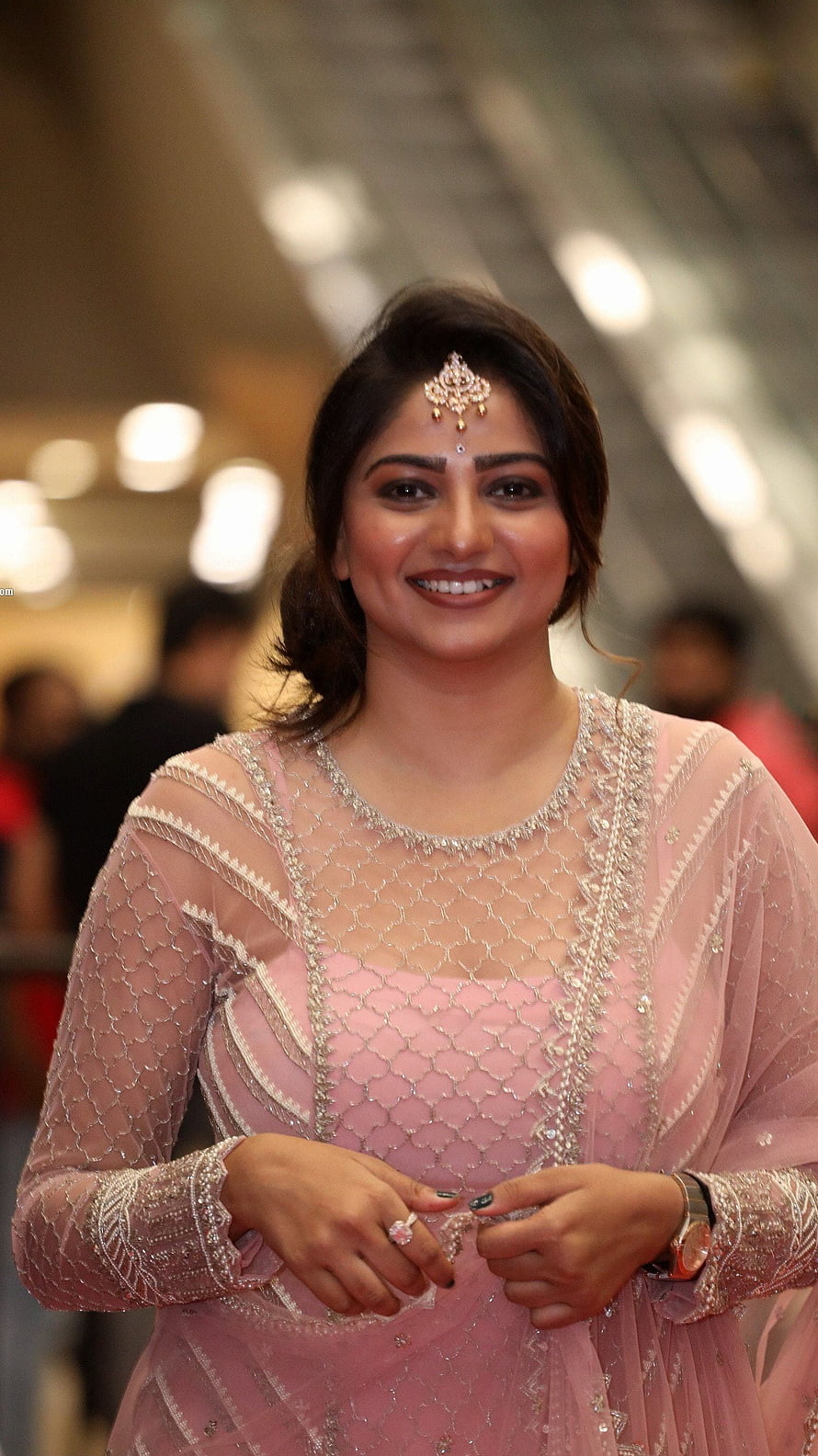 Rachita Ram in Pink Embroidered Gown at SIIMA Awards Ceremony HD phone wallpaper
