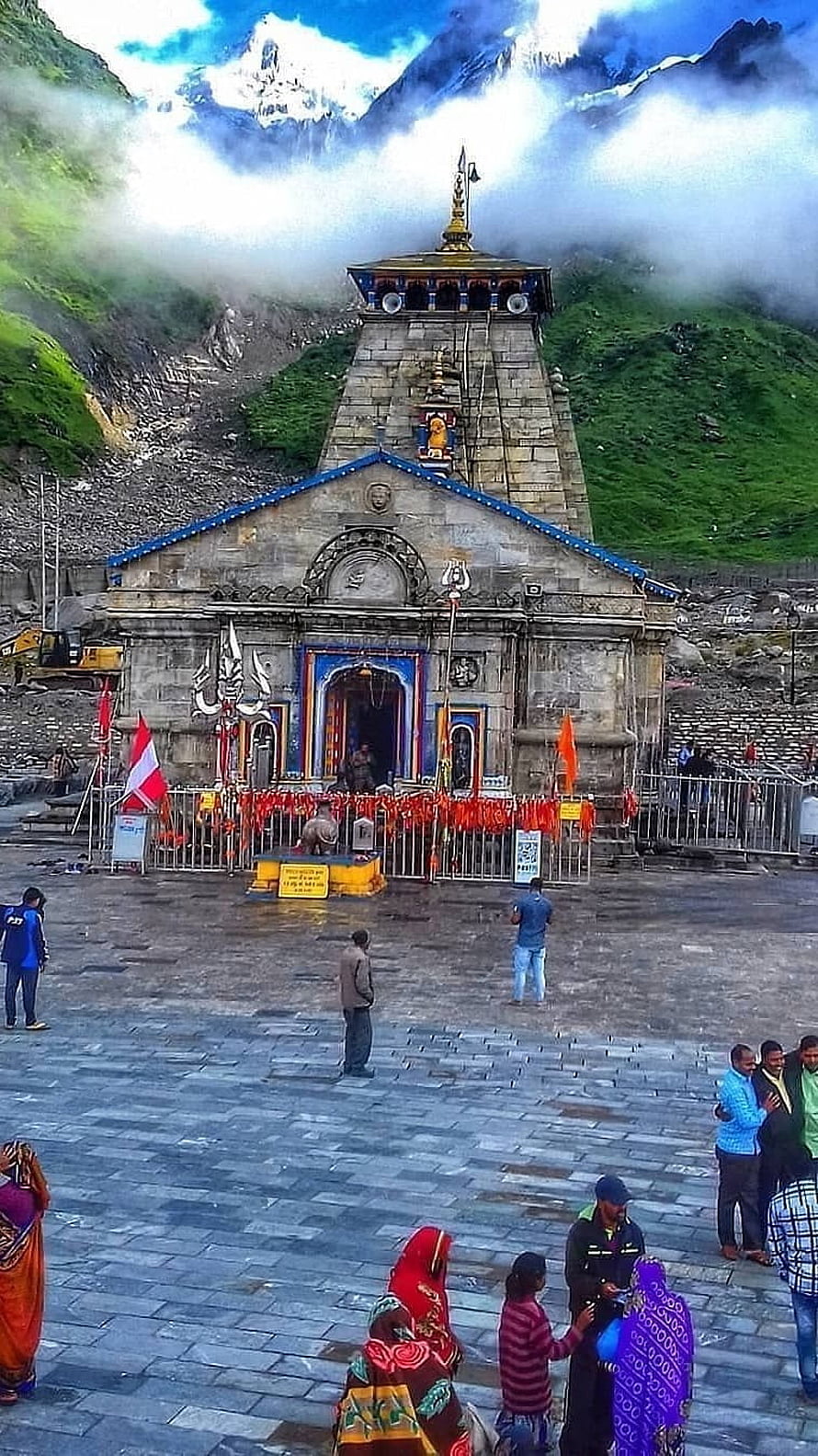 Kedarnath Temple in the Himalayas with Snow-Capped Peaks and Misty Clouds HD phone wallpaper