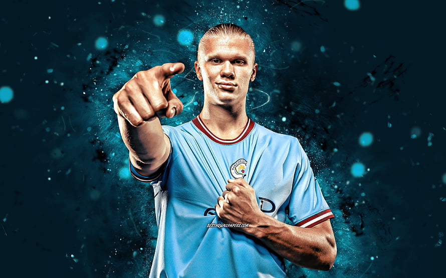 Erling Haaland in Manchester City Sky Blue Kit Pointing Forward HD wallpaper