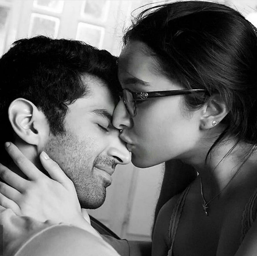 Ok Jaanu Romantic Black and White Couple Portrait HD wallpaper