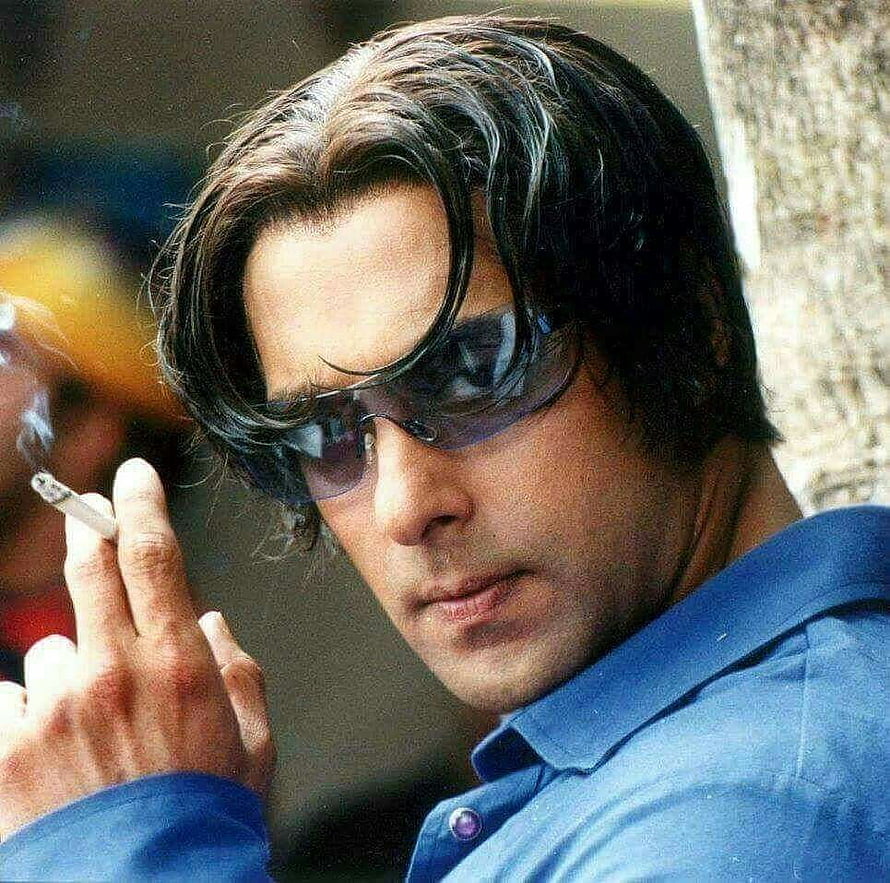 Salman Khan in Tere Naam Wearing Sunglasses and Holding a Cigarette HD wallpaper