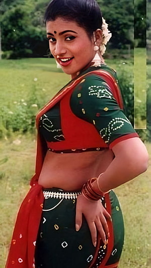 Roja Tamil Actress in Green and Red Traditional Outfit HD phone wallpaper