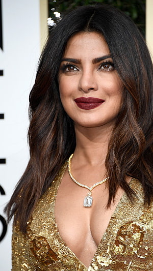 Priyanka Chopra in Gold Sequined Gown with Diamond Necklace at Red Carpet Event HD phone wallpaper