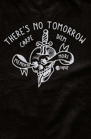 Memento Mori Skull Dagger Tattoo Design with Carpe Diem Banner on Black Fabric HD phone wallpaper