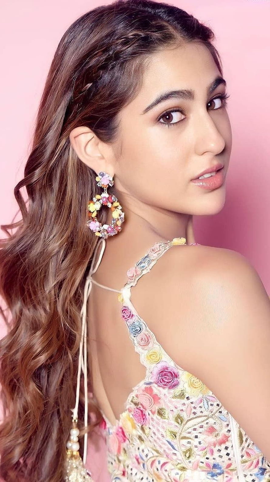 Sara Ali Khan in Floral Embroidered Dress with Colorful Earrings HD phone wallpaper