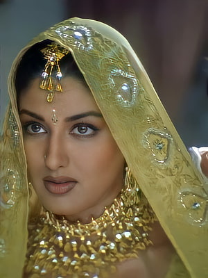 Sonali Bendre in Traditional Indian Attire with Gold Jewelry and Embellished Veil HD phone wallpaper